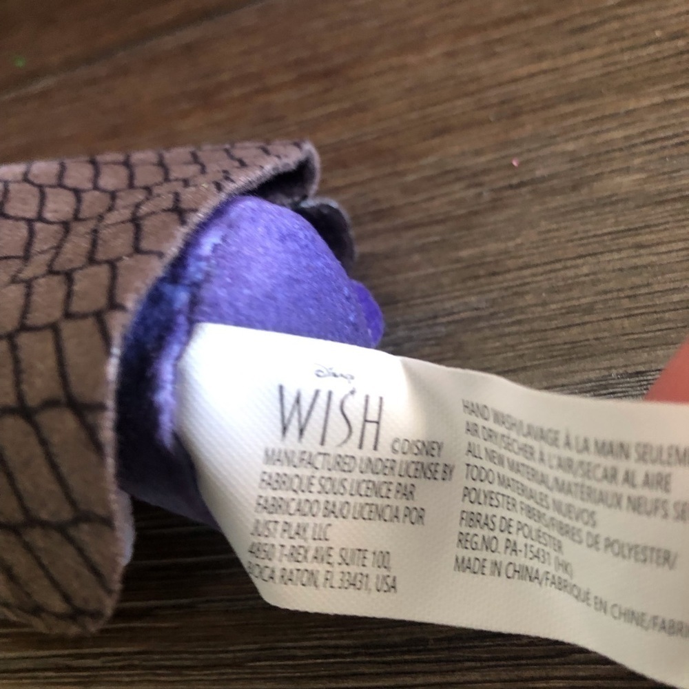 Disney Wish: Asha mini plush figure - Picture 4 of 5